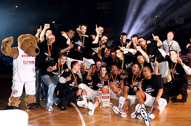 首周的对阵 首周的对阵