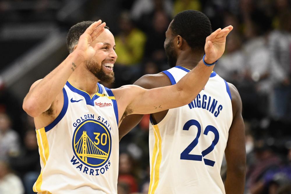 球员相互呼 球员相互呼